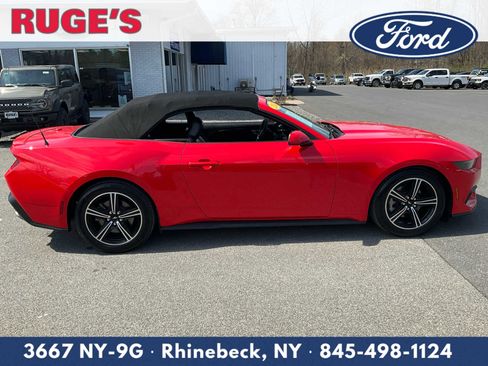 Used 2025 Ford Mustang Premium RWD image 10