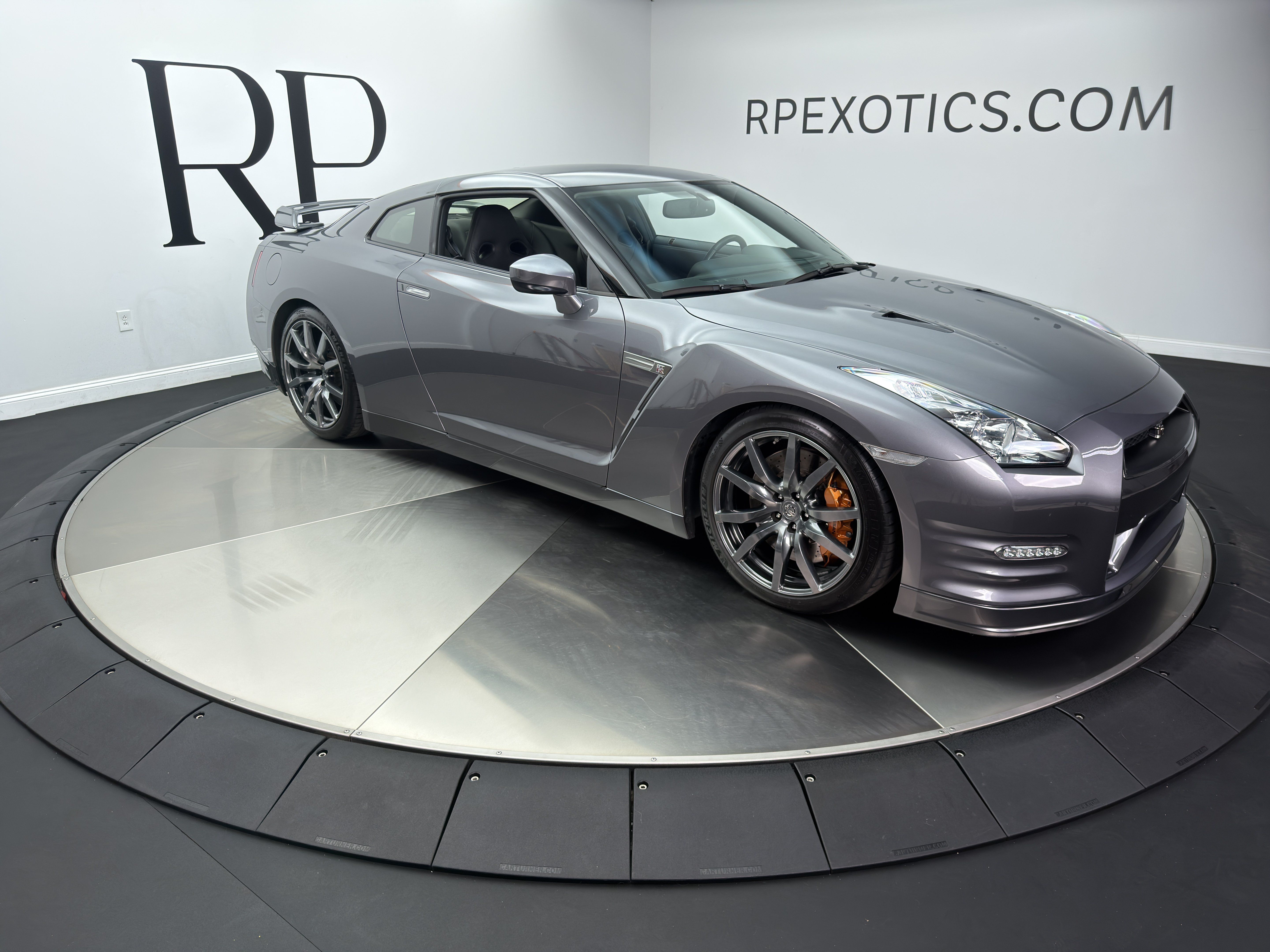 Used 2013 Nissan GT-R Premium AWD/4WD image 8