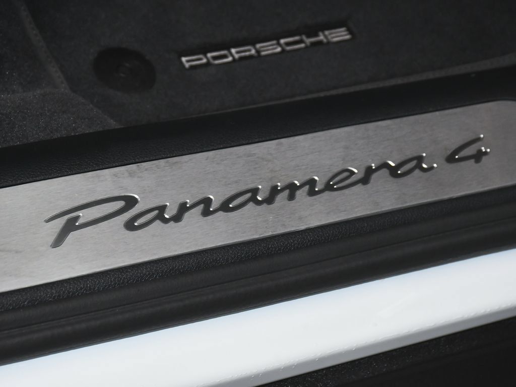 Used 2025 Porsche Panamera 4 E-Hybrid AWD/4WD image 16