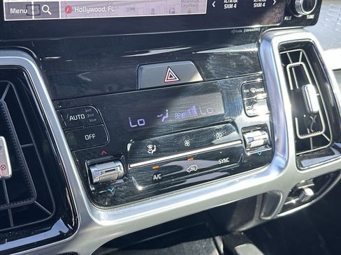 Certified 2023 Kia Sorento SX FWD image 16