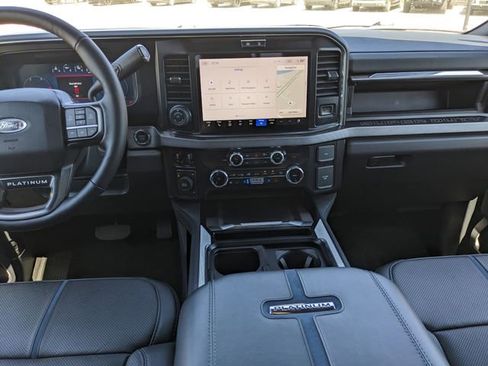 Used 2025 Ford F450 Platinum w/ FX4 Off-Road Package image 17