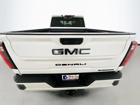 Used 2025 GMC Sierra 2500 Denali Ultimate AWD/4WD image 6