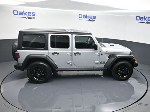 Used 2022 Jeep Wrangler Unlimited Sport image 51