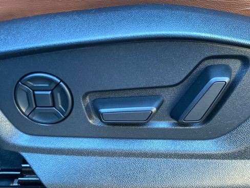 Used 2023 Audi Q8 Premium Plus w/ Premium Plus Package image 19