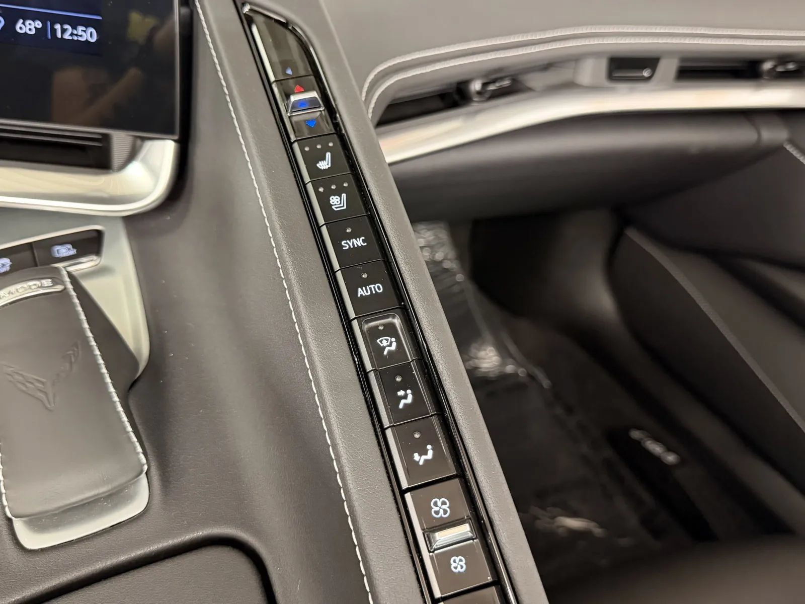 Used 2022 Chevrolet Corvette Stingray Preferred Conv w/ Z51 Performance Package RWD image 31