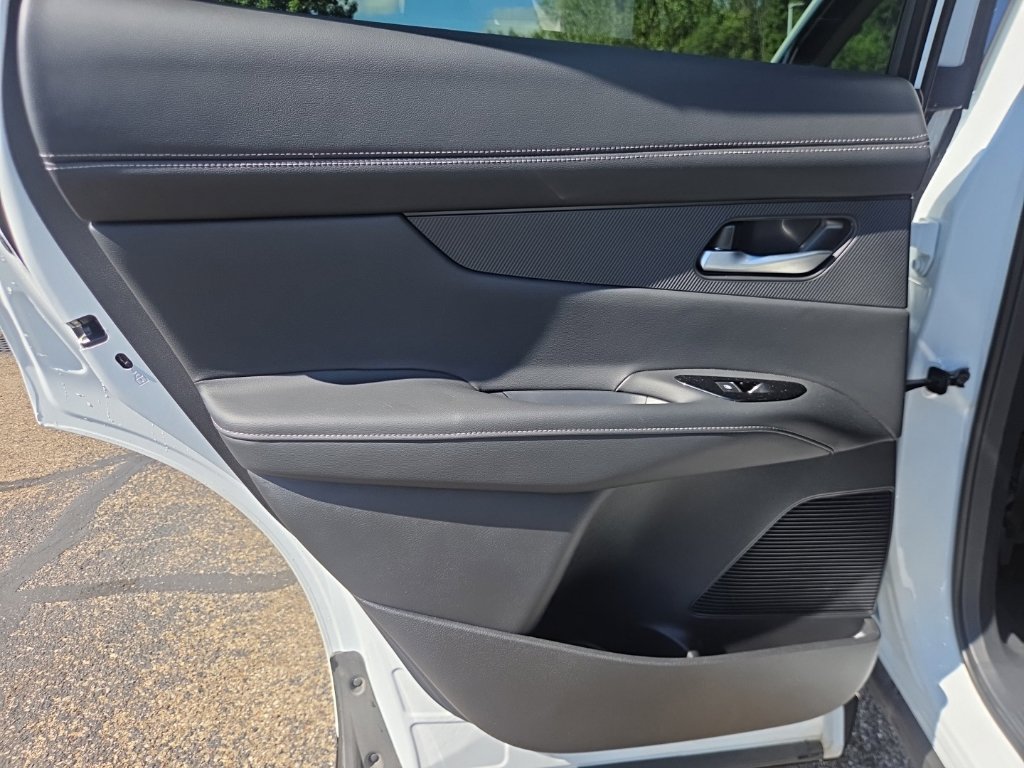 Used 2025 Nissan Murano SL w/ Cargo Package AWD/4WD image 23