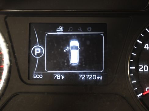 Used 2016 Kia Sorento LX w/ LX Convenience Package image 15