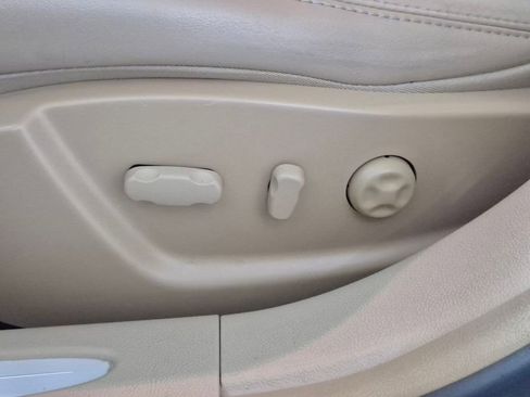 Used 2010 Buick Lucerne CXL FWD image 18