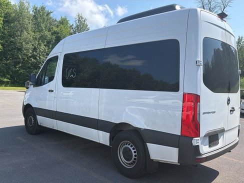 Used 2025 Mercedes-Benz Sprinter 2500 image 9