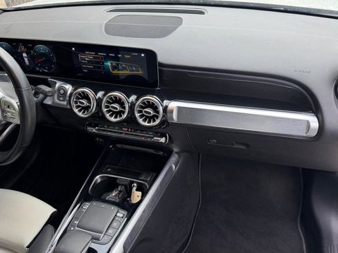 Used 2021 Mercedes-Benz GLB 250 GLB 250 SUV image 18