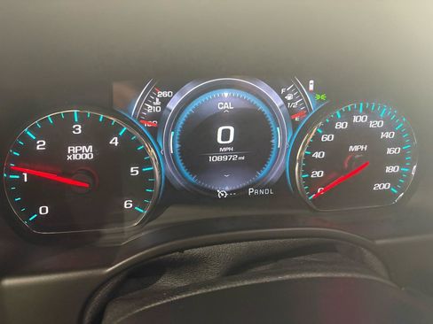 Used 2017 GMC Yukon SLT w/ Premium Edition AWD/4WD image 34