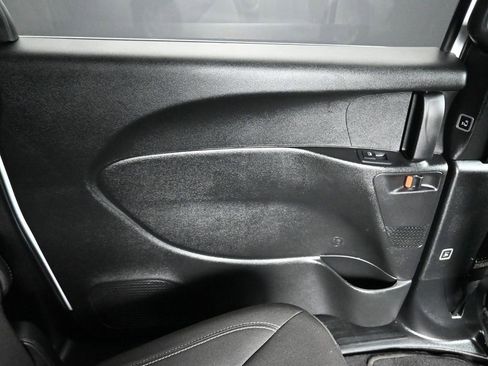 Used 2024 Chrysler Pacifica Touring image 49