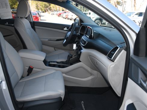 Used 2020 Hyundai Tucson SE image 19