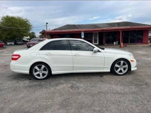 Used 2010 Mercedes-Benz E 350 Sedan image 2