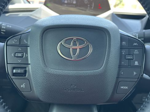 Used 2023 Toyota Prius XLE image 10