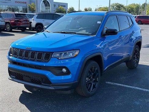 New 2025 Jeep Compass Latitude w/ Sun & Sound Group image 9