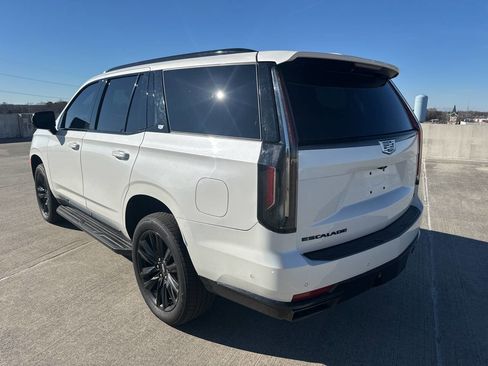 Used 2021 Cadillac Escalade Sport Platinum image 4