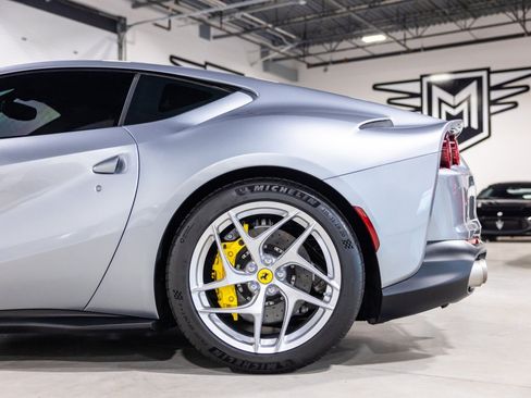 Used 2019 Ferrari 812 Superfast RWD image 15