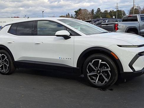 New 2026 Chevrolet Equinox EV LT image 6