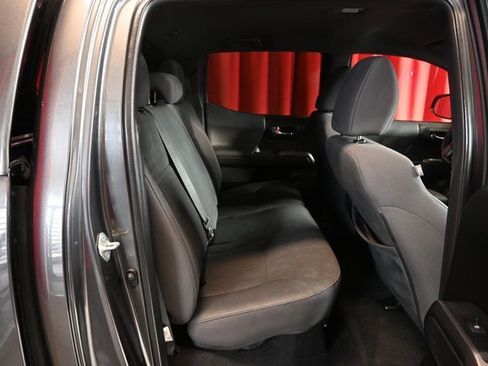 Used 2018 Toyota Tacoma TRD Off-Road image 6