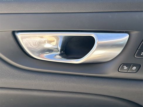 Used 2024 Volvo S60 B5 Core image 25