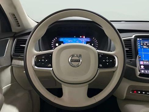 Used 2024 Volvo XC90 B6 Core AWD/4WD image 14