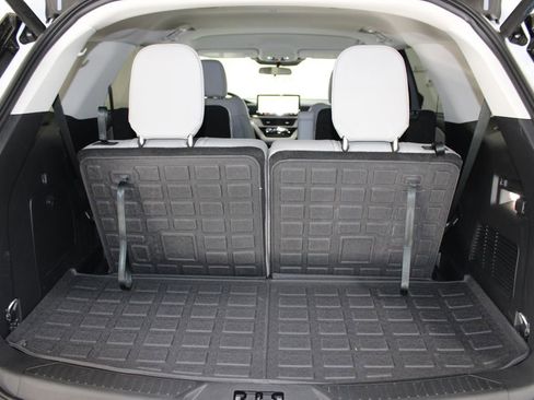 Used 2025 Ford Explorer Active w/ Active Comfort Package image 33