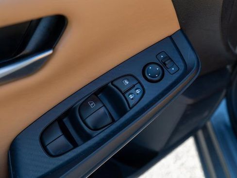 Certified 2023 Nissan Sentra SV w/ SV Premium Package FWD image 19