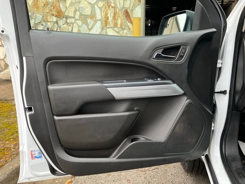 Used 2022 Chevrolet Colorado LT w/ Fleet Safety Package image 17