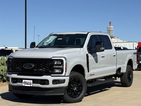 New 2026 Ford F350 Lariat w/ Black Appearance Package image 24