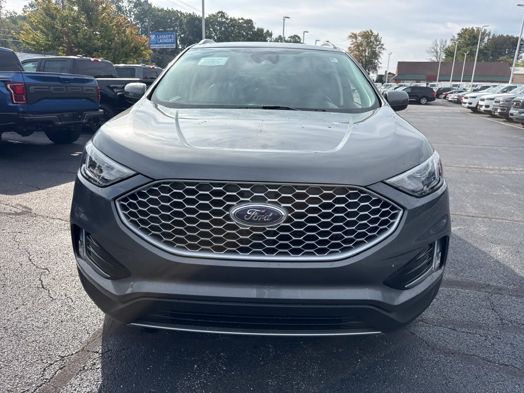 Used 2024 Ford Edge SEL w/ Convenience Package AWD/4WD image 3