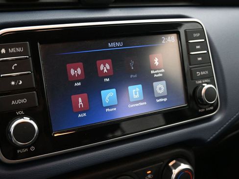 Used 2025 Nissan Versa SV image 4