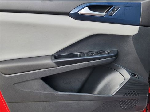 Used 2023 Volkswagen Taos SE image 22