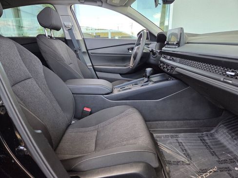 Used 2025 Honda Accord SE image 19