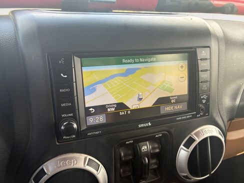 Used 2014 Jeep Wrangler Unlimited Sahara w/ Connectivity Group AWD/4WD image 21
