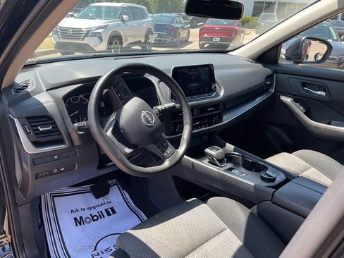 Certified 2026 Nissan Rogue SV AWD/4WD image 10