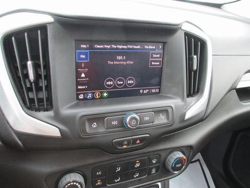 Used 2023 GMC Terrain SLE image 20