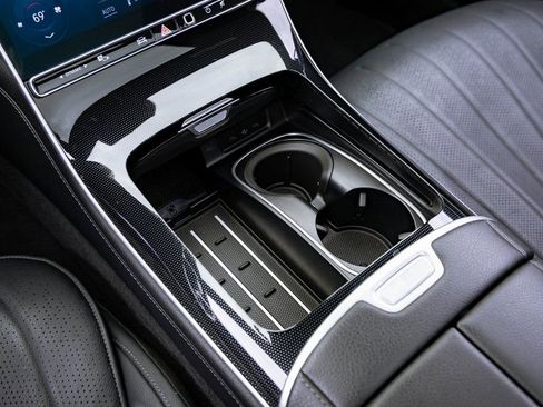 Used 2022 Mercedes-Benz S 580 S 580 w/ AMG Line Package image 11