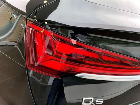 Used 2023 Audi Q5 2.0T Premium w/ Convenience Package image 28