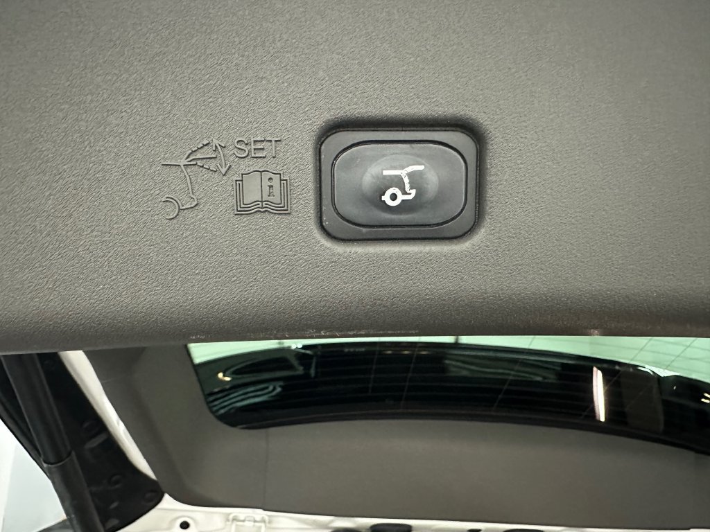 Used 2024 Lincoln Nautilus Reserve AWD/4WD image 35