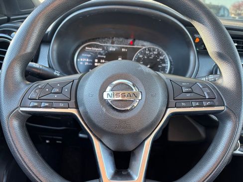 Used 2020 Nissan Kicks SV image 27