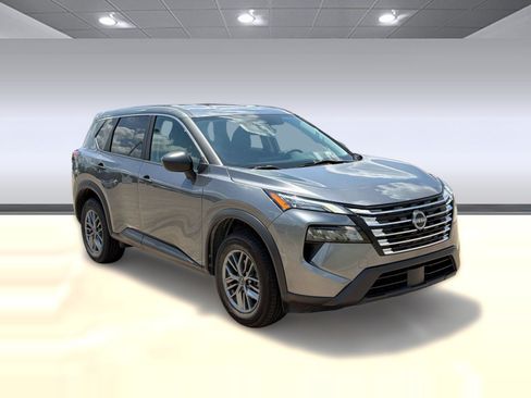 Used 2024 Nissan Rogue S AWD/4WD image 7