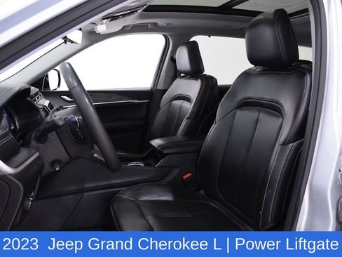 Used 2023 Jeep Grand Cherokee L Limited w/ Luxury Tech Group II AWD/4WD image 24