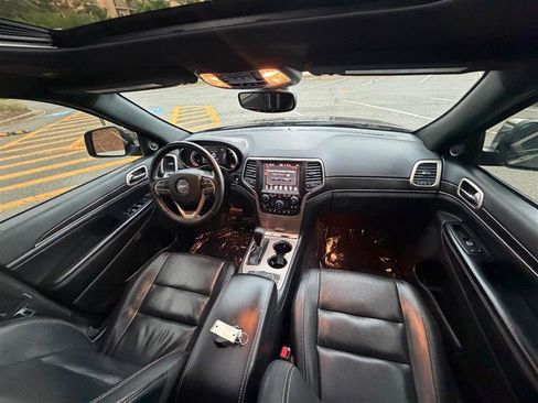 Used 2017 Jeep Grand Cherokee Limited AWD/4WD image 30