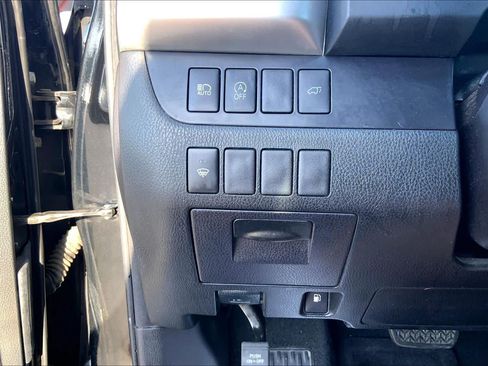 Used 2018 Toyota Highlander SE FWD image 36