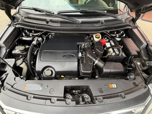 Used 2017 Ford Explorer XLT w/ Equipment Group 202A FWD image 22