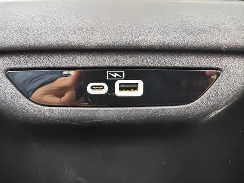 Used 2023 Chrysler Pacifica Touring-L FWD image 14