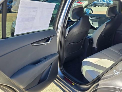 New 2026 Kia Niro EX FWD image 13