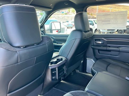 New 2026 RAM 3500 Laramie AWD/4WD image 19