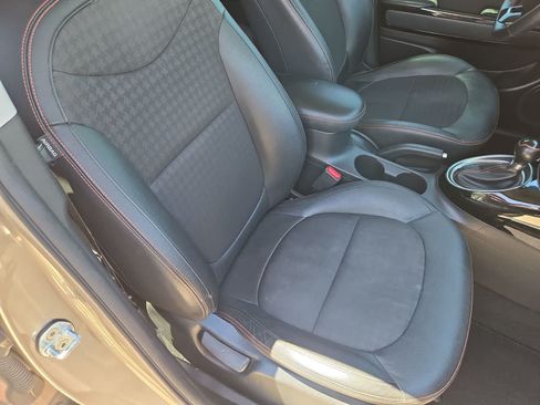 Used 2018 Kia Soul ! FWD image 21